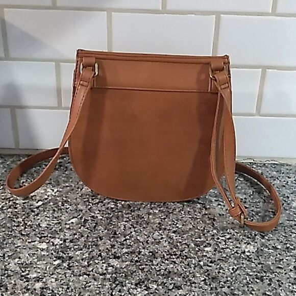 SIGNATURE Brown Tassel Crossbody Bag. NWOT - Picture 5 of 13